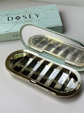 Dosey 7-Day Pill Compact - Green